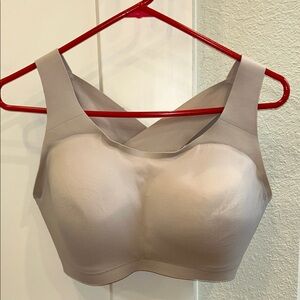 Lululemon / Seamless Racerback Sports Bra- 38DD(E)